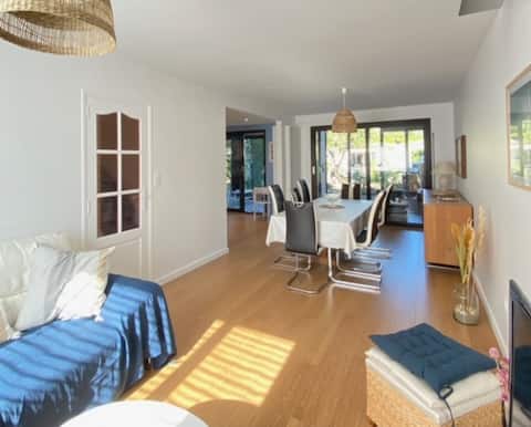 Comfortable house, beaches & dunes
"The House Next Door"