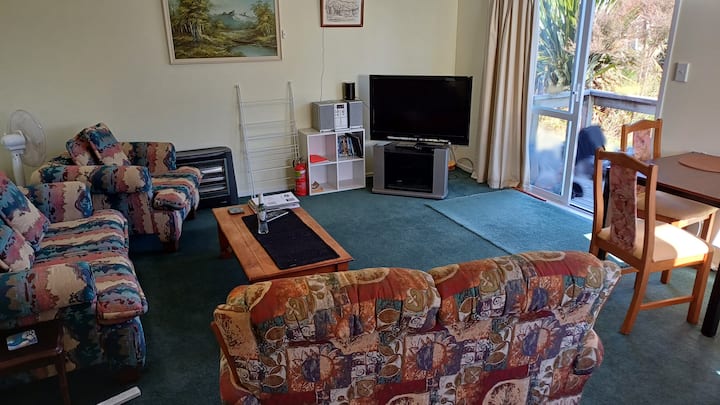 Macks Alpine Chalet And Spa Pool - National Park - New Zealand