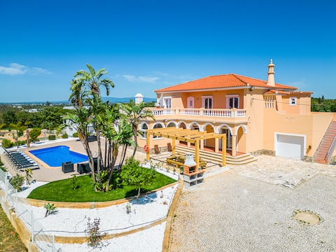 Solar dos Gandums- Lake Retreat by Atlantic Places