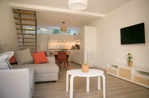Annonce Airbnb populaire: Bright duplex in a great location. à Cavalaire Sur Mer