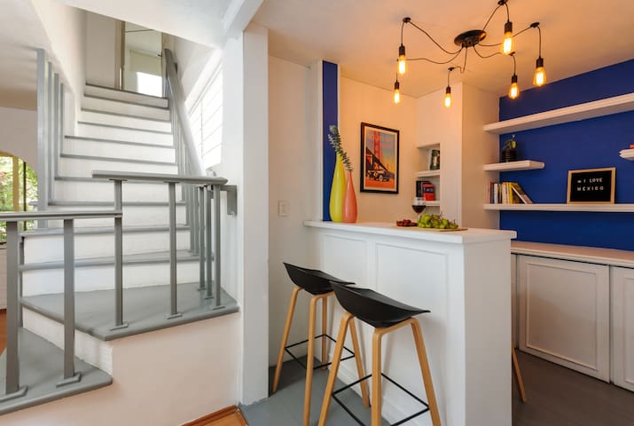 PH in Polanco for 10 w/ private balcony!