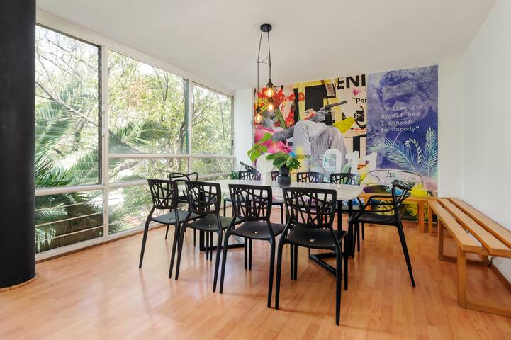 PH in Polanco for 10 w/ private balcony! gallery image 2