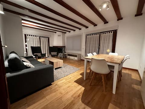 Popular Airbnb listing: Nice and practical apartment in a quiet area in Vielha E Mijaran
