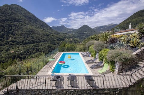 Brandnew flat with garden & pool