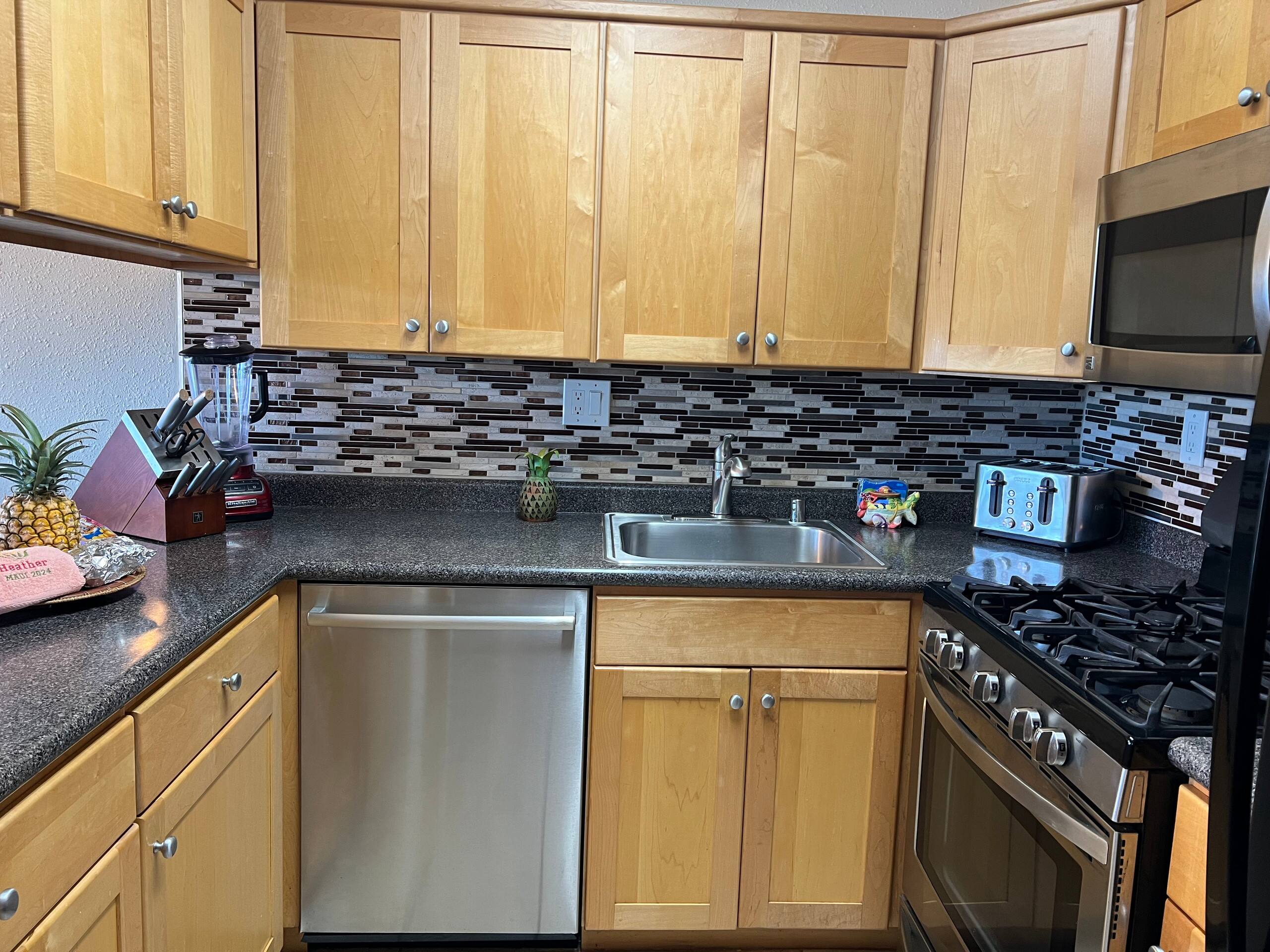 Condo in Kihei · ★4.96 · 1 bedroom · 2 beds · 1 shared bath - Image 7