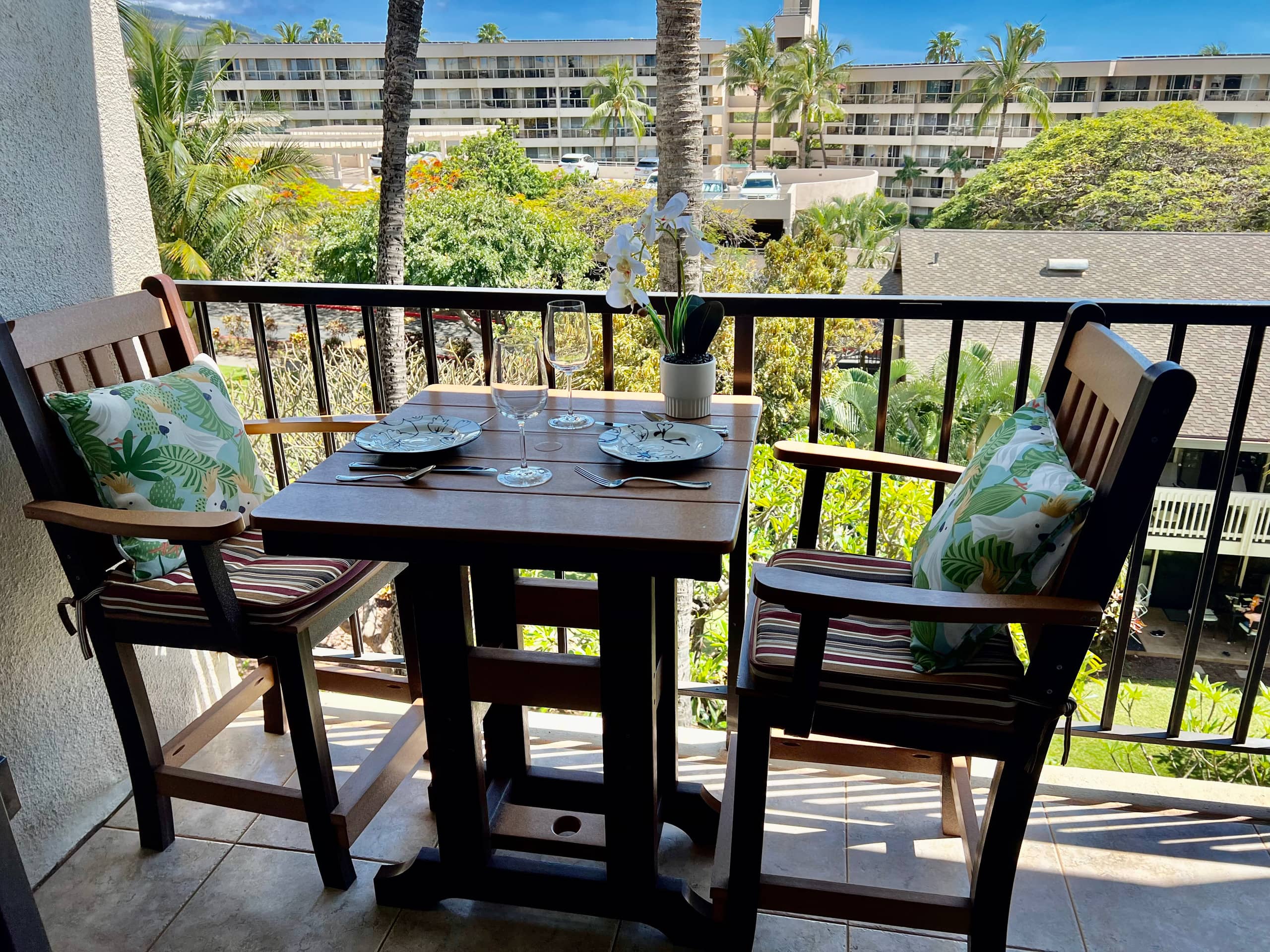 Condo in Kihei · ★4.96 · 1 bedroom · 2 beds · 1 shared bath - Image 14