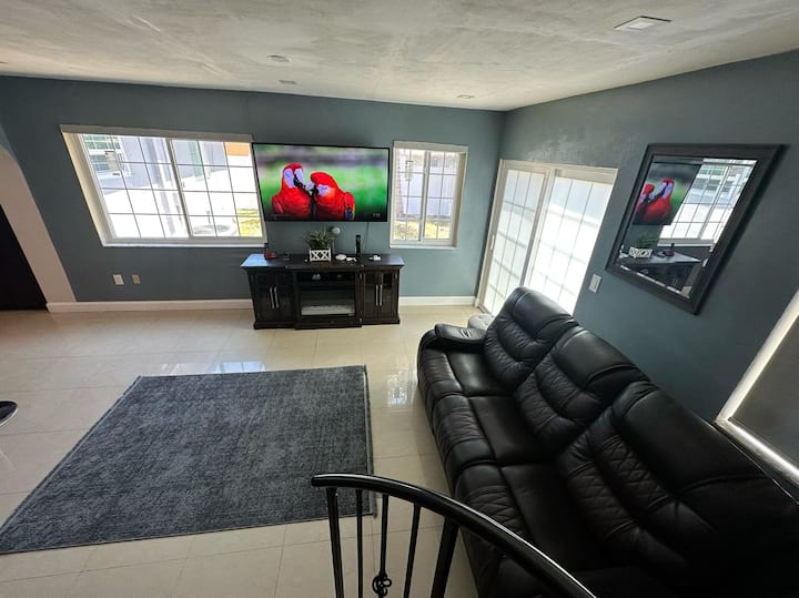Cozy,5 Minutes To Hardrock Stadium Or Casin - Pembroke Pines, FL
