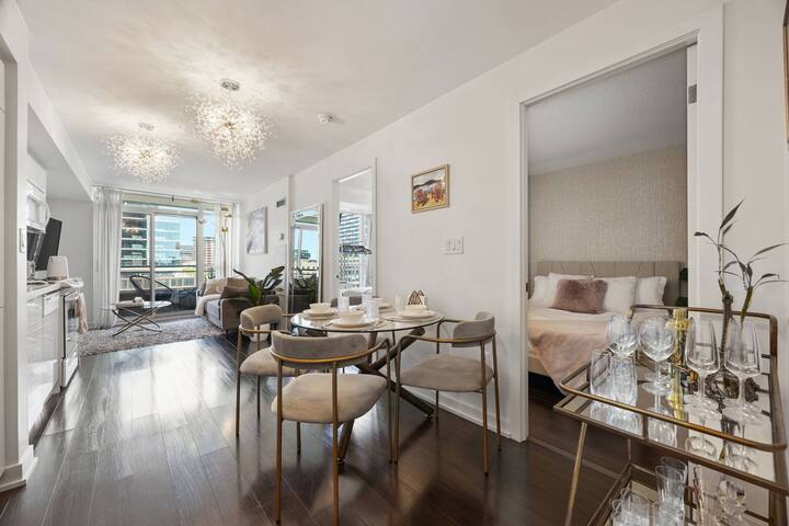 Stylish 2BR Downtown| 2 Queen Beds| 1 Free Parking gallery image 3