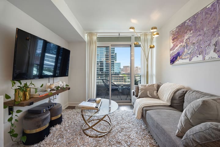 Stylish 2BR Downtown| 2 Queen Beds| 1 Free Parking