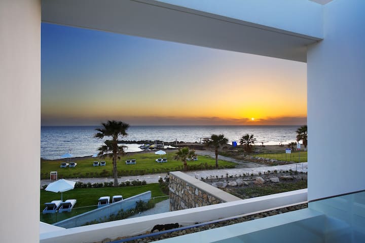 Superb Sea Front Villa - Pafos