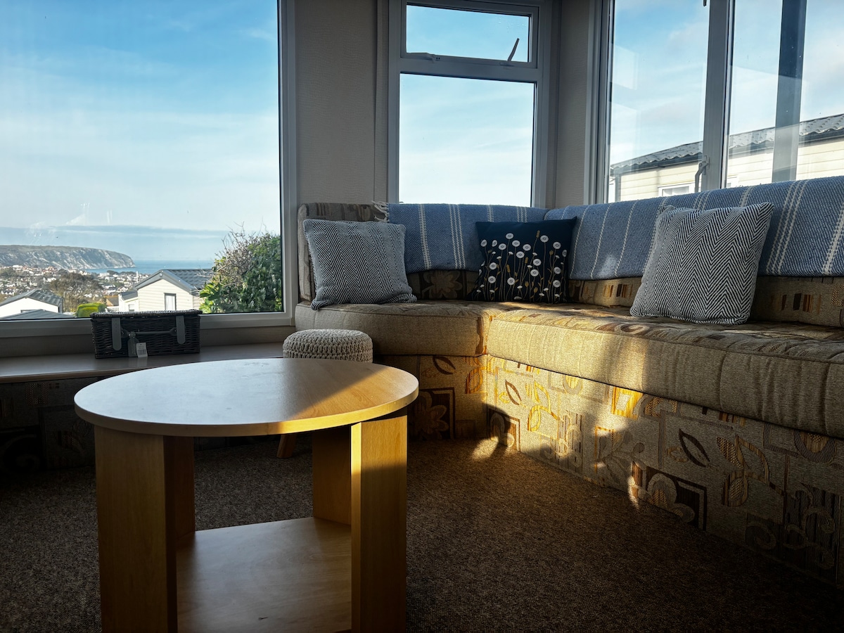 Top Airbnb: Shell’s by the sea. in Swanage