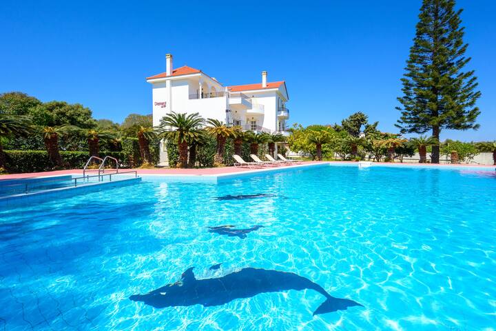 Diamanti Villa gallery image 3