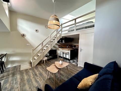 Top Airbnb: Your duplex in the hypercenter! in La Rochelle