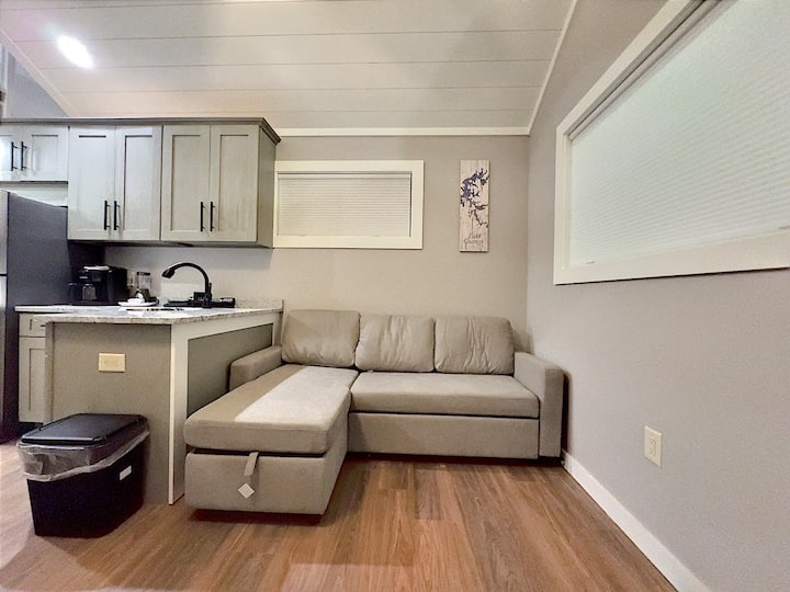 Brand New Tiny Home In Retreat On The Lake! - Hiawassee