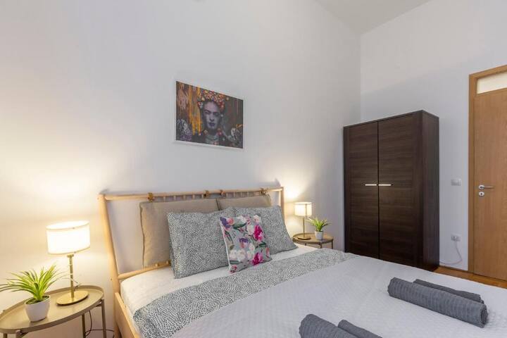 საძინებელი 1