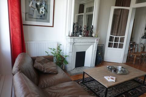Top Airbnb: Art Deco–style apartment in Fives