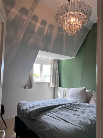 Twee verdiepingen 180 m2 woning gallery image 3