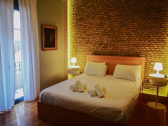 Charming Apartment In Athens’ Historic Center gallery image 4