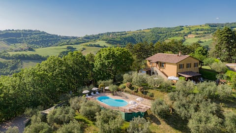 Overview Pool amid 20 acres of nature|Assisi20km