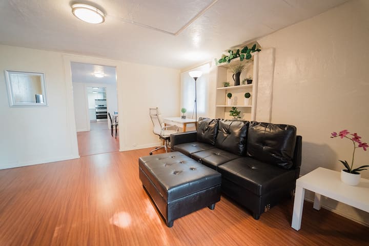 425b Ground 3b1b Unit Gated Parking Near Bart & Fw - Emeryville, CA