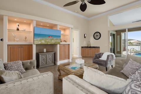 Top Airbnb: Pool, Hot Tub, Kayaks, Dock & Gulf Access in Cape Coral