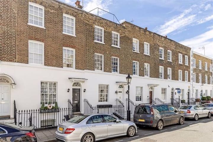 4 Bedroom Townhouse Seconds Away Harrods
