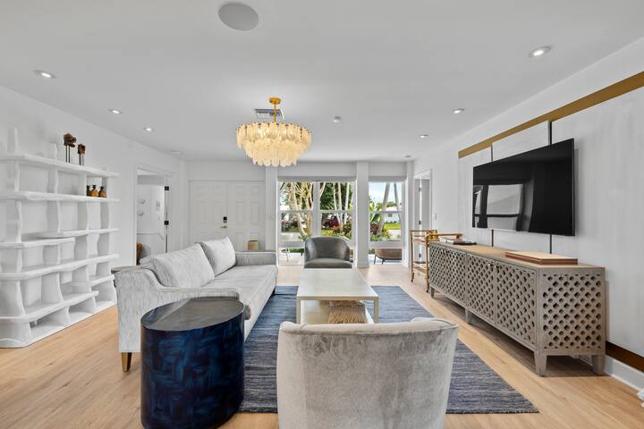 1.5 mi to the Beach/Heated Pool & 2 Paddleboards! gallery image 5