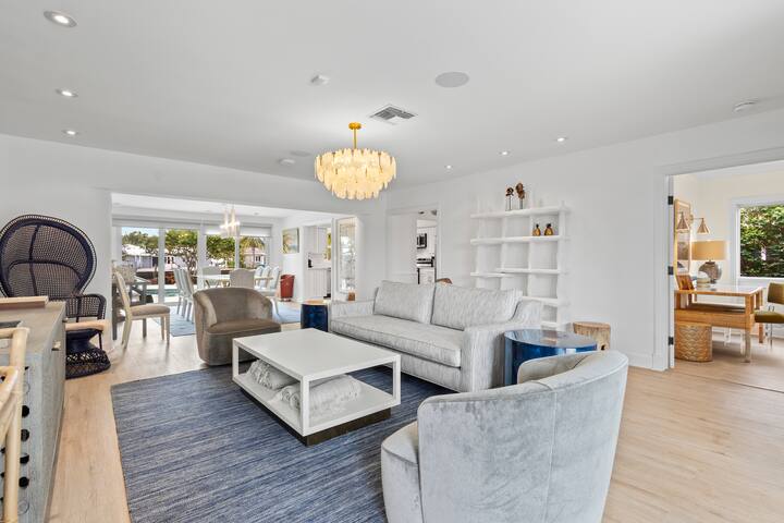 1.5 mi to the Beach/Heated Pool & 2 Paddleboards! gallery image 2