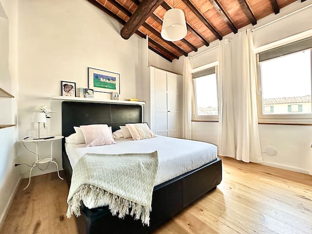 Inviting Retreat in the Heart of Florence Town