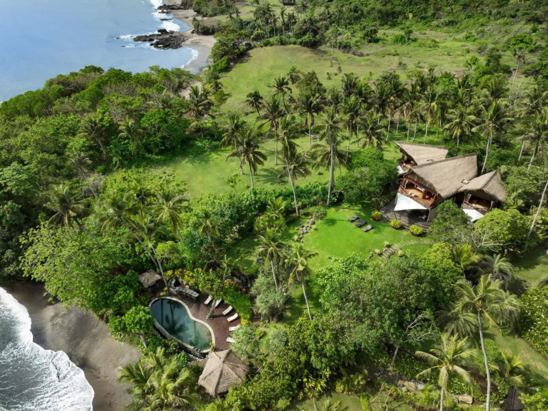 Serene Beachfront Escape 5 Bedroom Private Villa in Bali 3