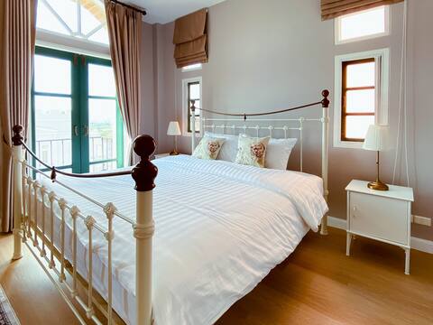 6 Bedrooms with Garden View by Villetta