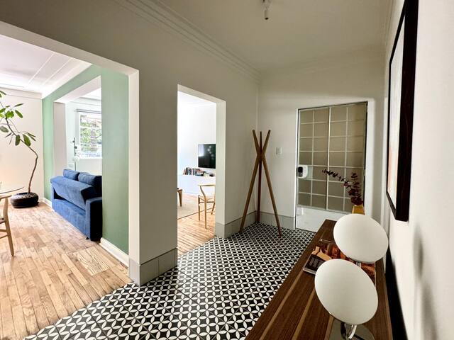 oolena | Mid-Century 3BR Gem gallery image 5