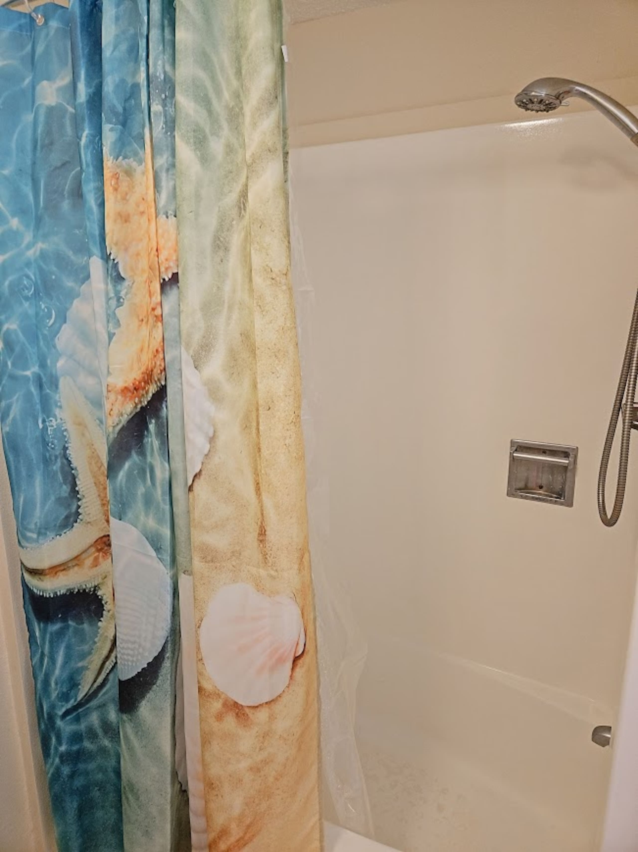 Newly Renovated Hilo Lagoon 2 BD Condo-A/C, Pool - Photo 28