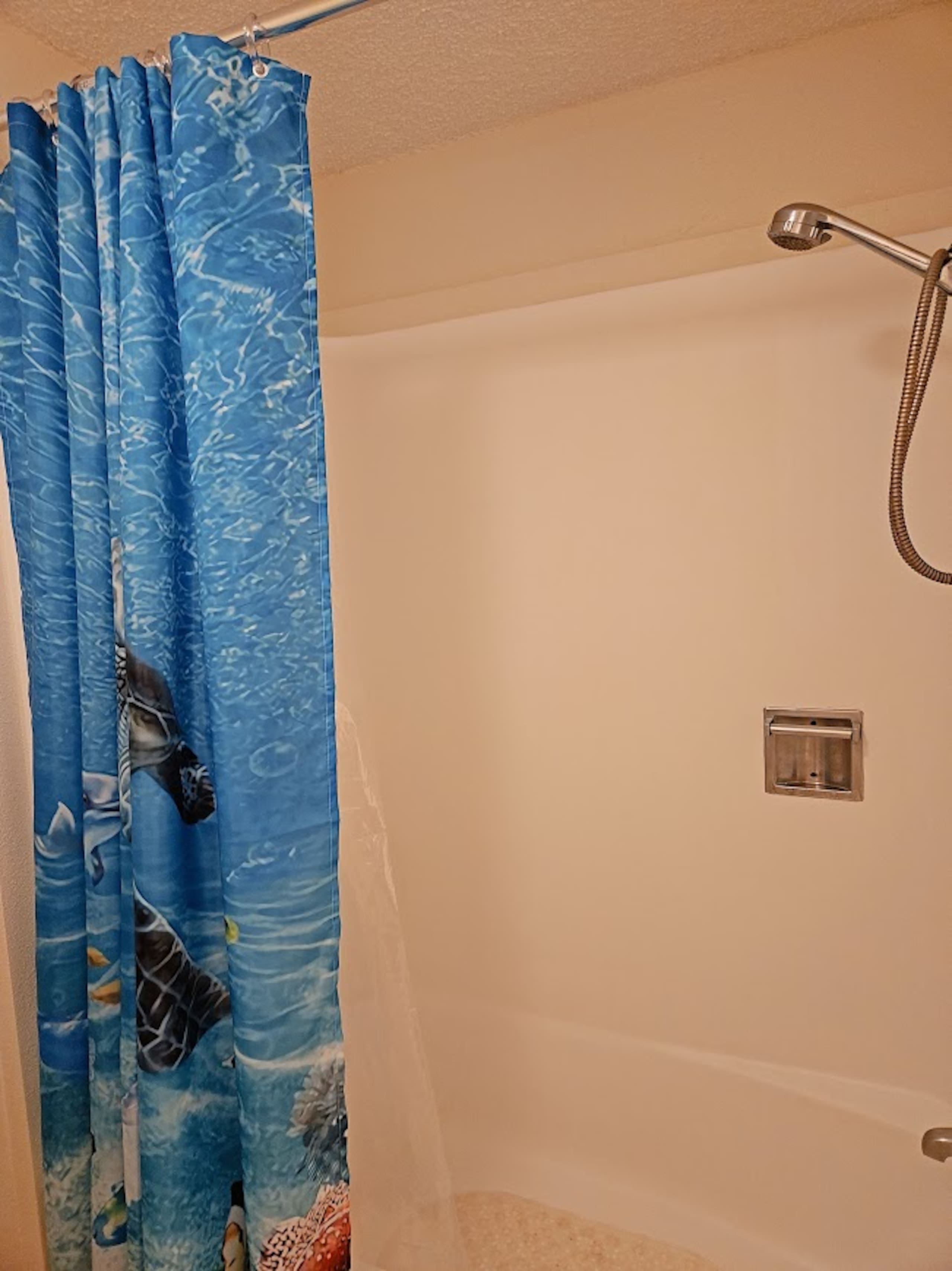Newly Renovated Hilo Lagoon 2 BD Condo-A/C, Pool - Photo 24