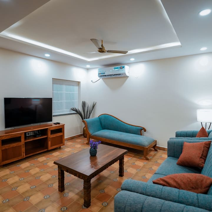 Living room image 2