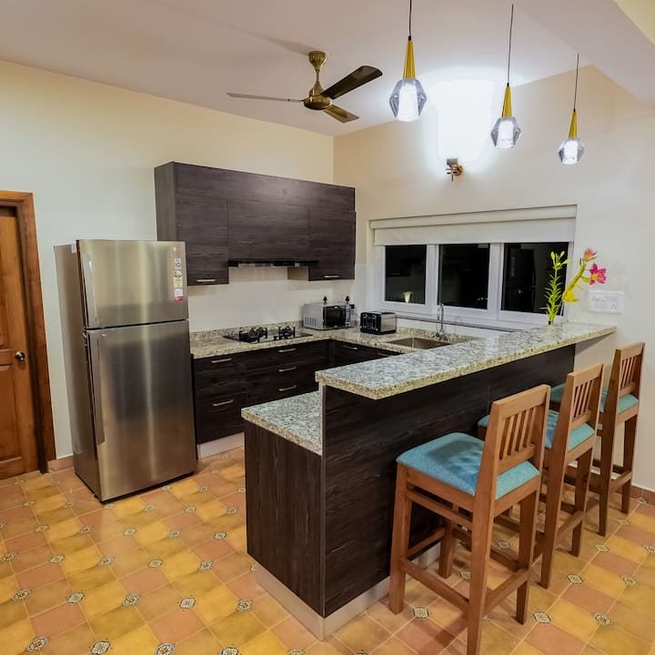 Full kitchen image 1