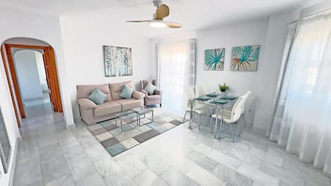 Top performing Airbnb: A bright apartment with an ocean view in Mijas