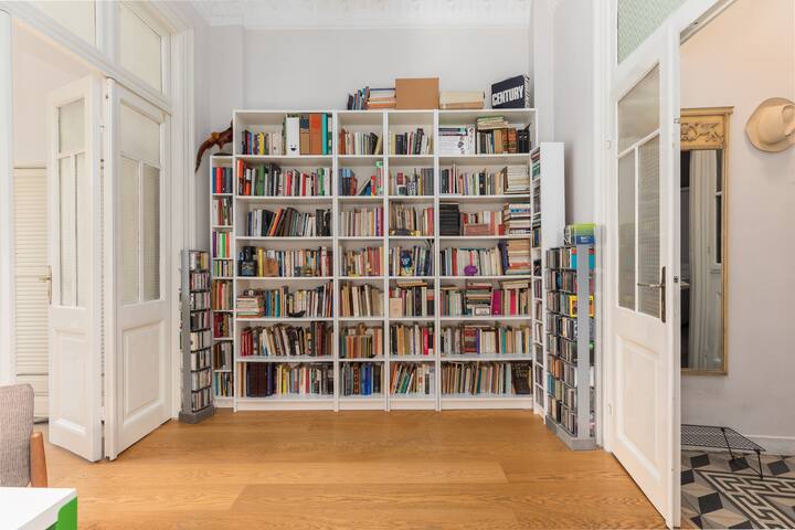 Basquiat by halu!: Gallery apartment in the center gallery image 4