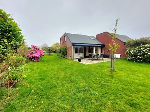 Popular Airbnb listing: Vacation home Buitenplaats in Westenschouwen