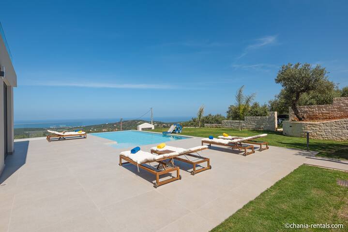 Levante Villa, sea view and pool gallery image 3