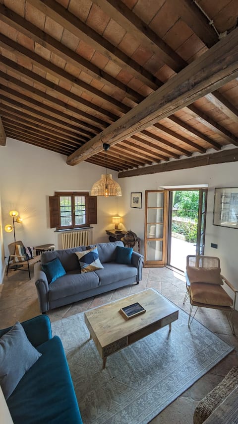 Charming Tuscan farmhouse with breathtaking views