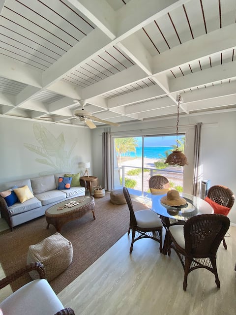 Dorado Duplex: Oceanfront condo