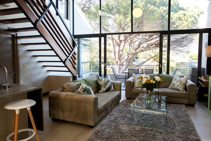 Family Penthouse Gem: Iconic Views, Beach & Pool