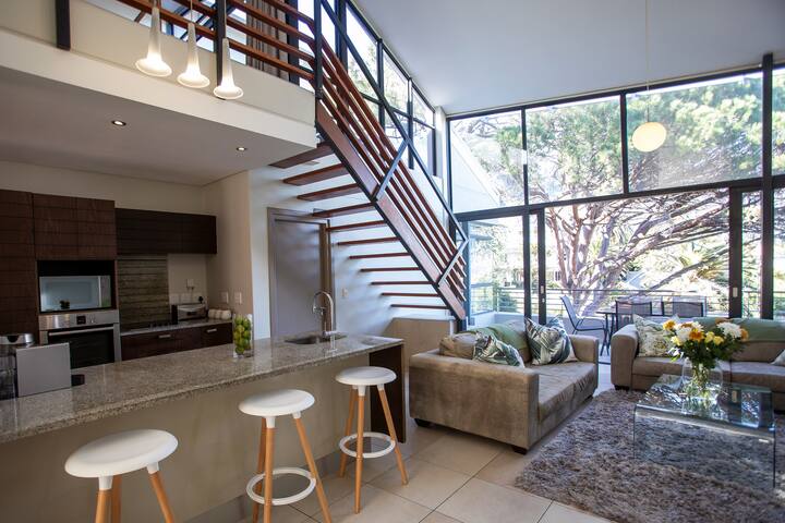 Family Penthouse Gem: Iconic Views, Beach & Pool gallery image 5