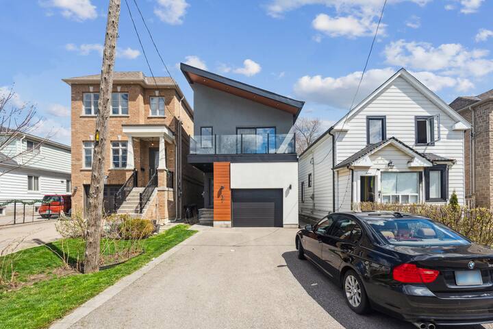 Stunning Modern Family Home gallery image 4