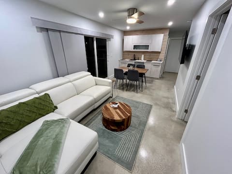 Successful Airbnb property: Bikini Bottom - Newly Built Guest Suite in Oakland Park