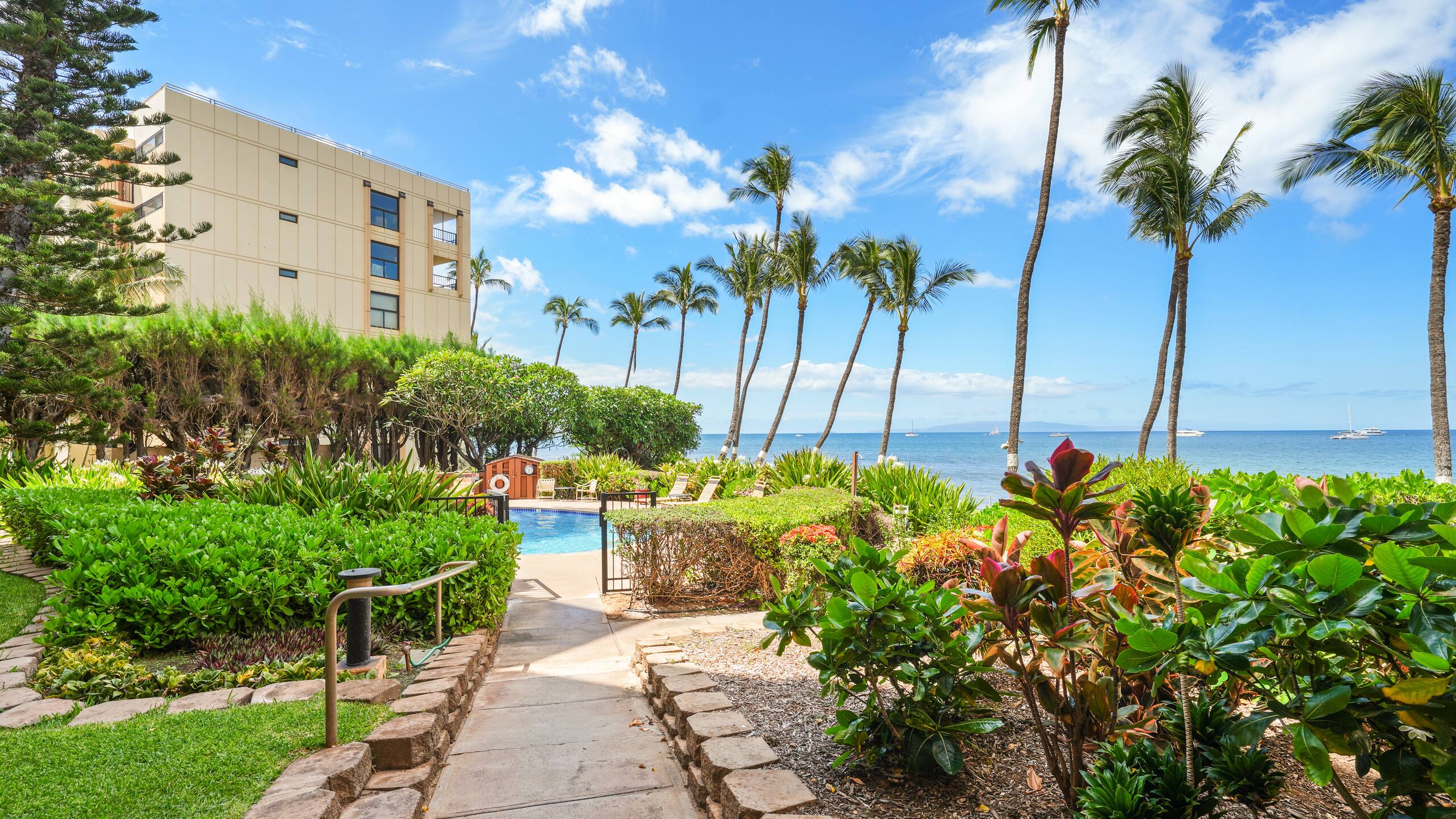 Oceanfront Kihei Maui Studio - Image 17