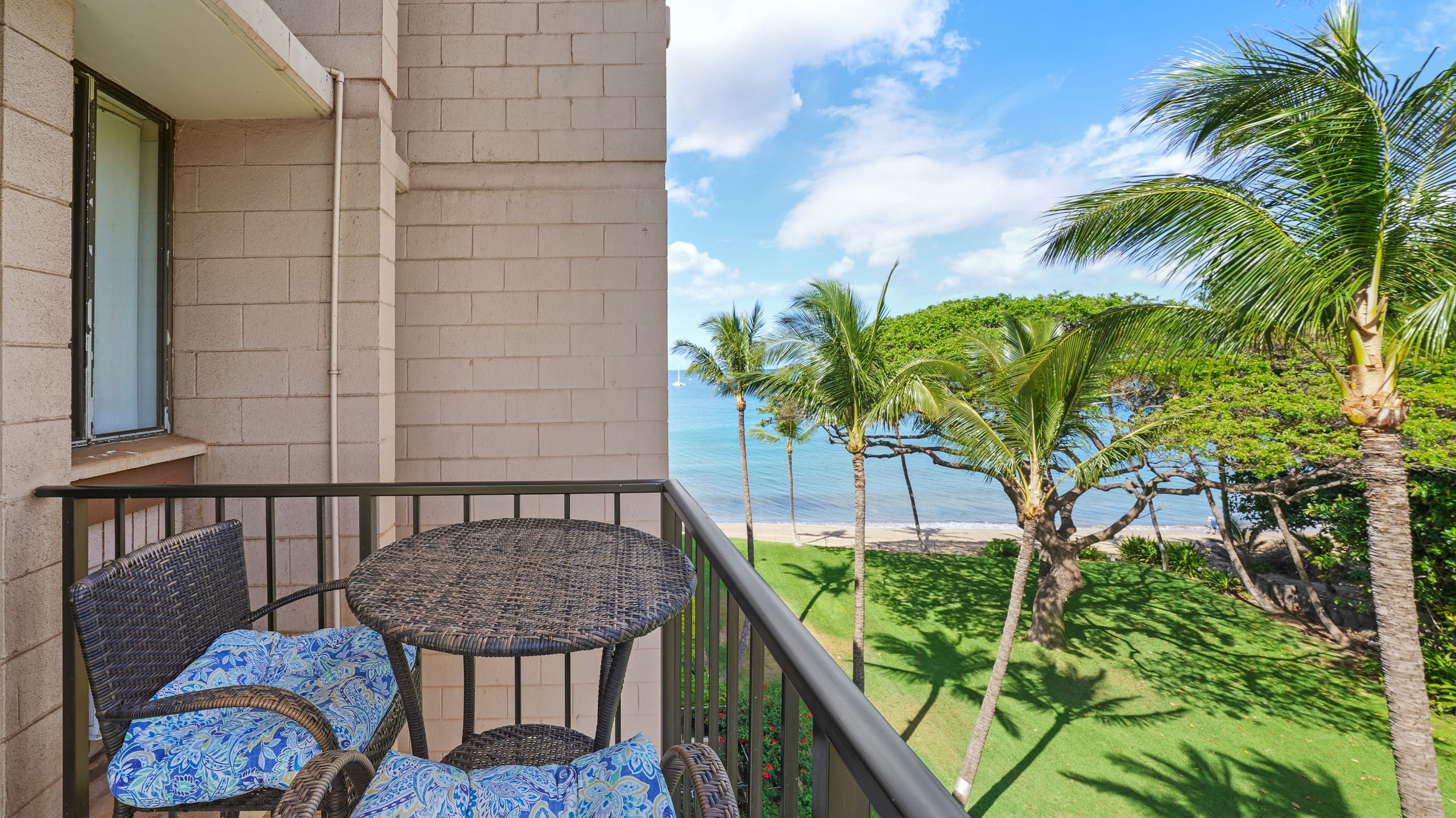 Oceanfront Kihei Maui Studio - Image 11