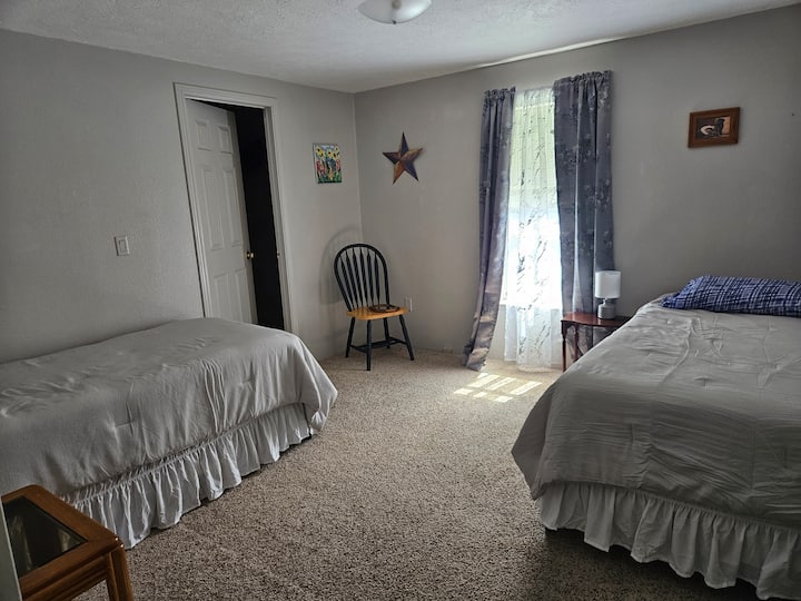 ห้องนอนเตียงคู่