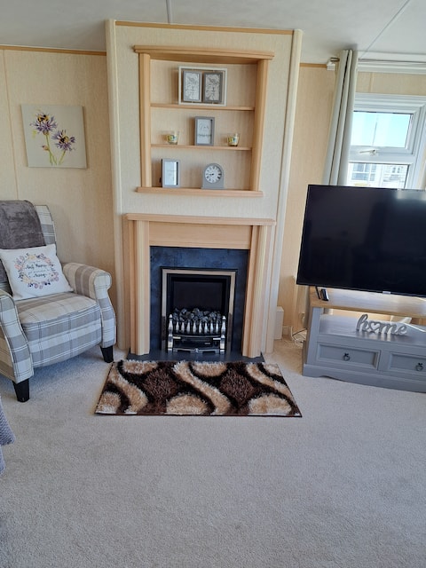 Top Airbnb: The Garnett's 4ever home. in Towyn, Kinmel Bay